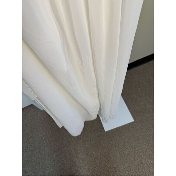 Mac Duggal NWT Flowy Faux Wrap Jumpsuit in White Size M - Picture 9 of 9